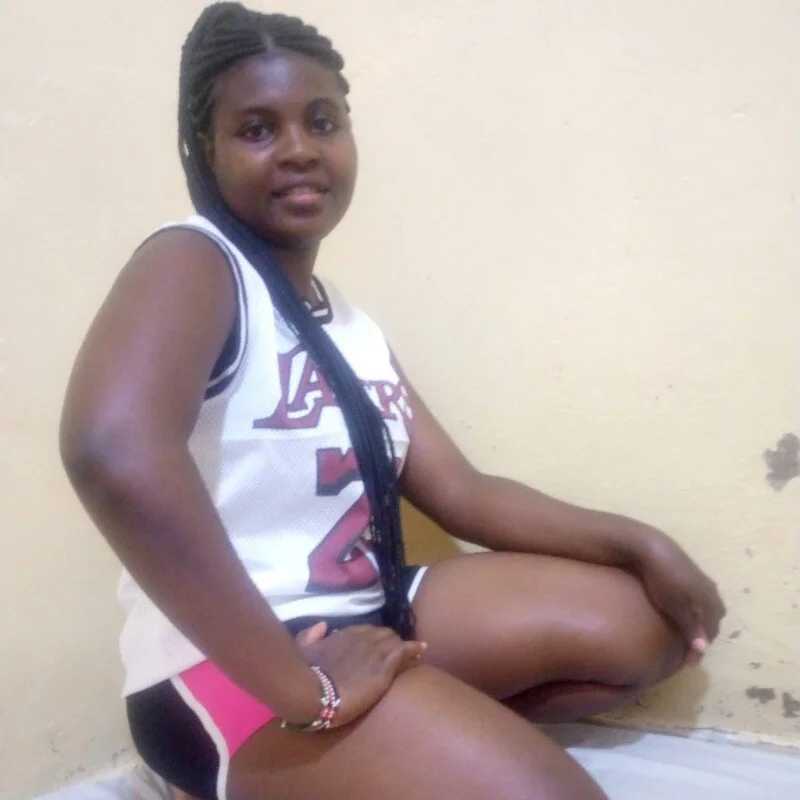 queenzuena — FansOnlyX creator profile