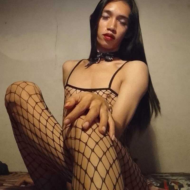 PETITE_AMANDA_CUMMER — FansOnlyX creator profile