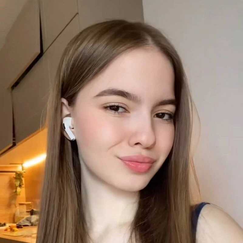 velanee — FansOnlyX creator profile