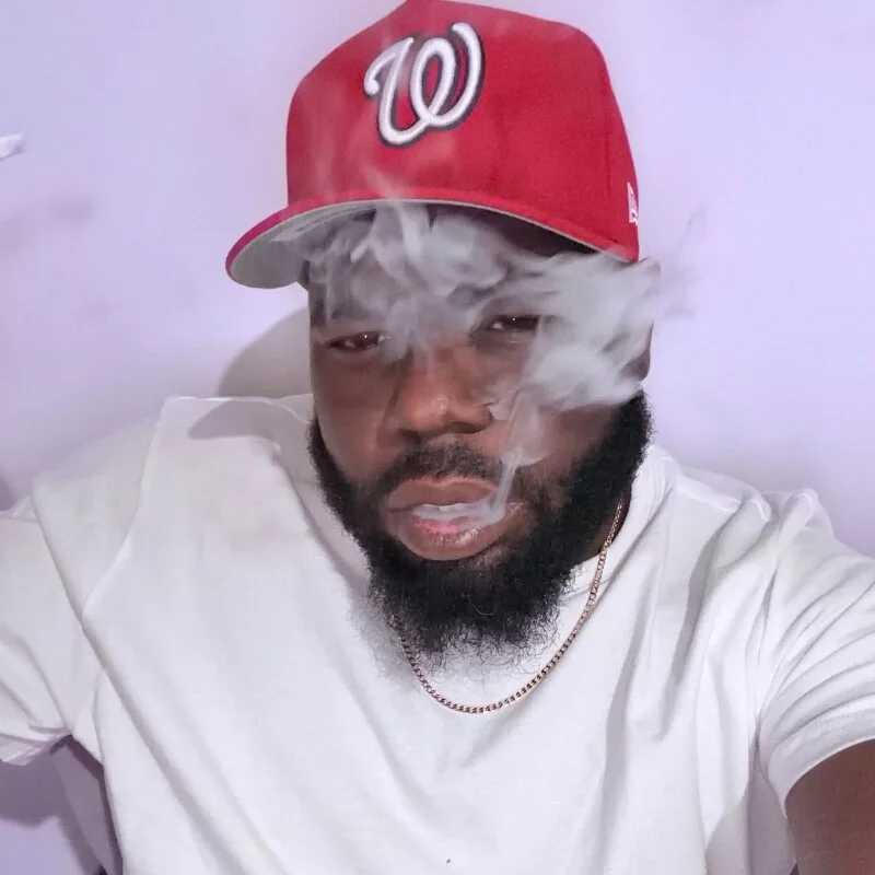 Emoney60 — FansOnlyX creator profile