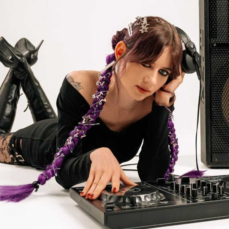 MarianBells — FansOnlyX creator profile