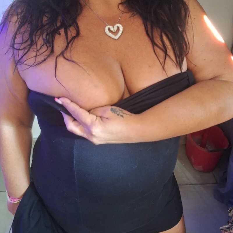 Roseangelhardsex — FansOnlyX creator profile
