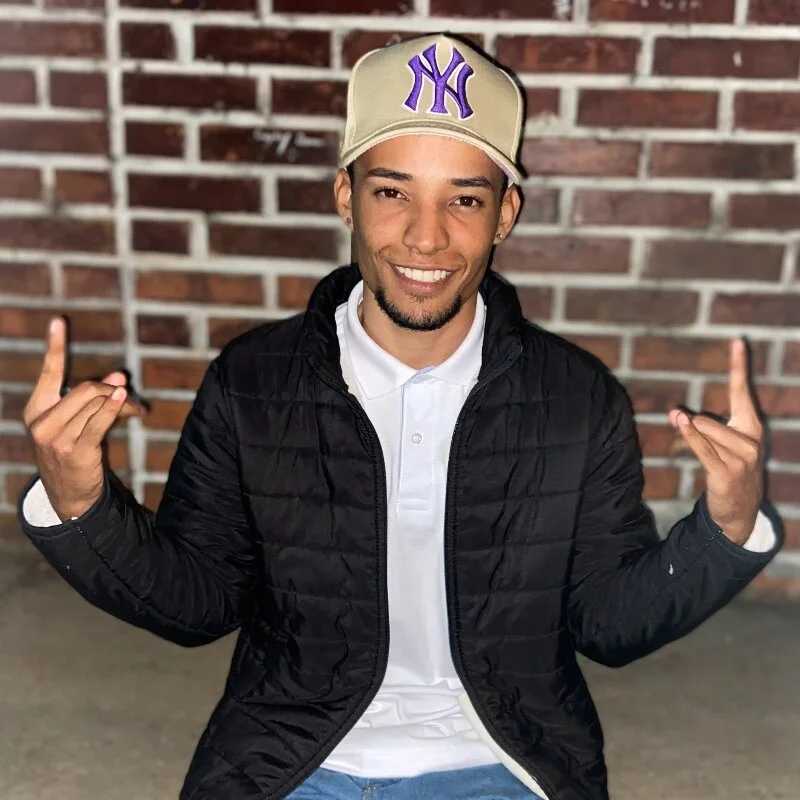juanexfox — FansOnlyX creator profile
