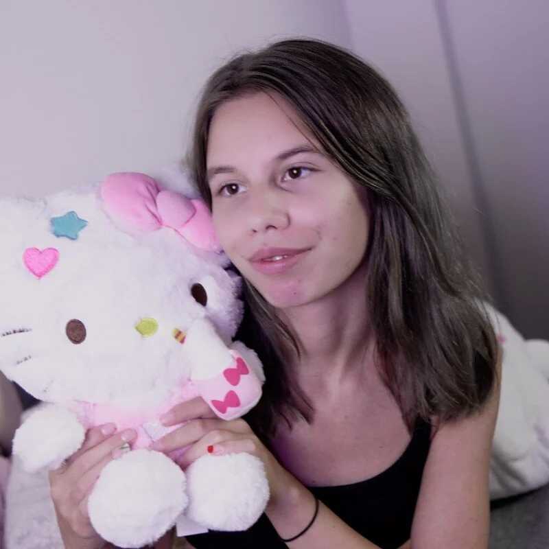 Emma_Tiny69 — FansOnlyX creator profile