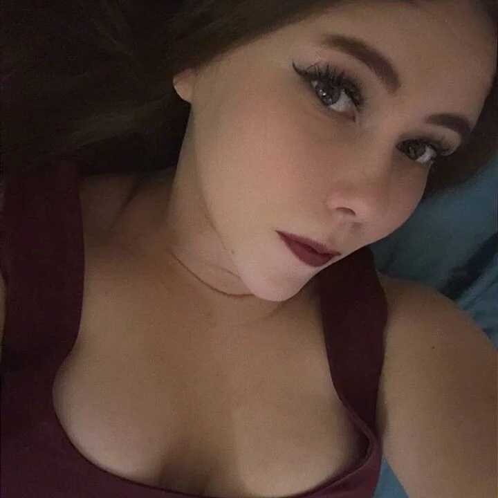 Dear_hollyy — FansOnlyX creator profile