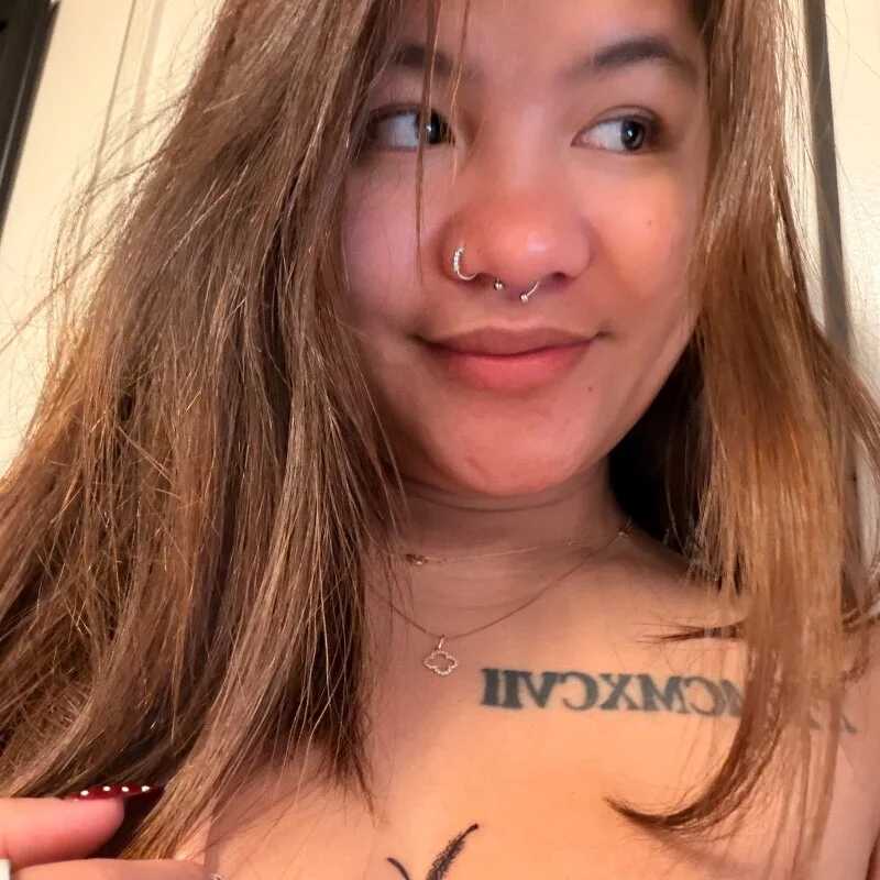 momgoeswild — FansOnlyX creator profile