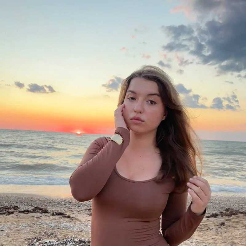 AshliKuhn — FansOnlyX creator profile