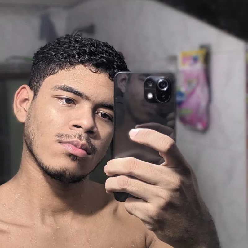 jonhsebastiann — FansOnlyX creator profile