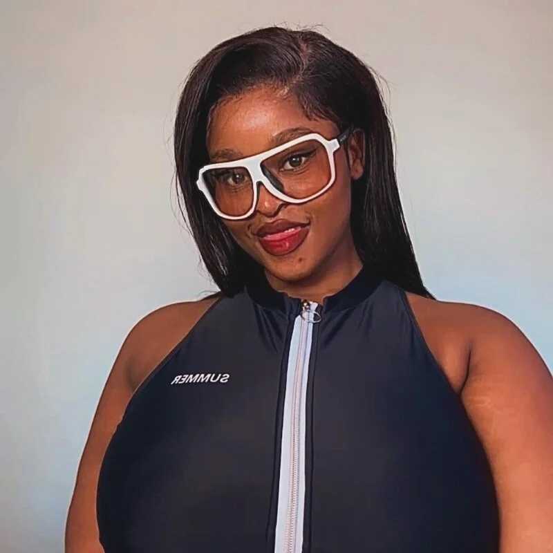 Bella-Porsche — FansOnlyX creator profile