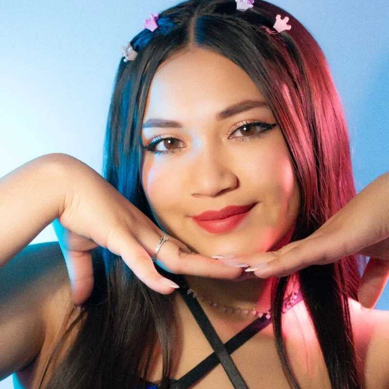 pauline_golden1 — FansOnlyX creator profile