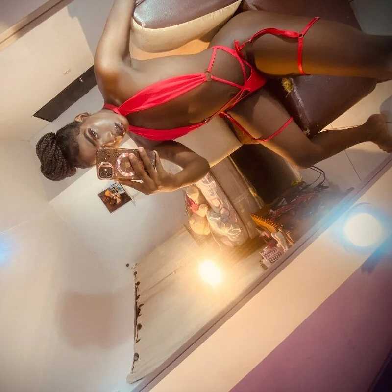 taylor_hot98 — FansOnlyX creator profile