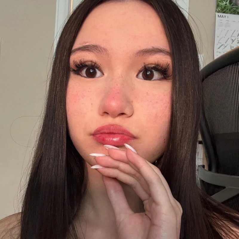 luvviviii — FansOnlyX creator profile