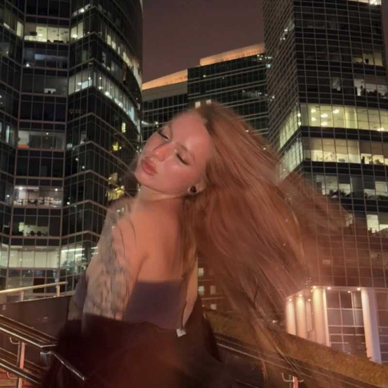 RoxyOnly — FansOnlyX creator profile