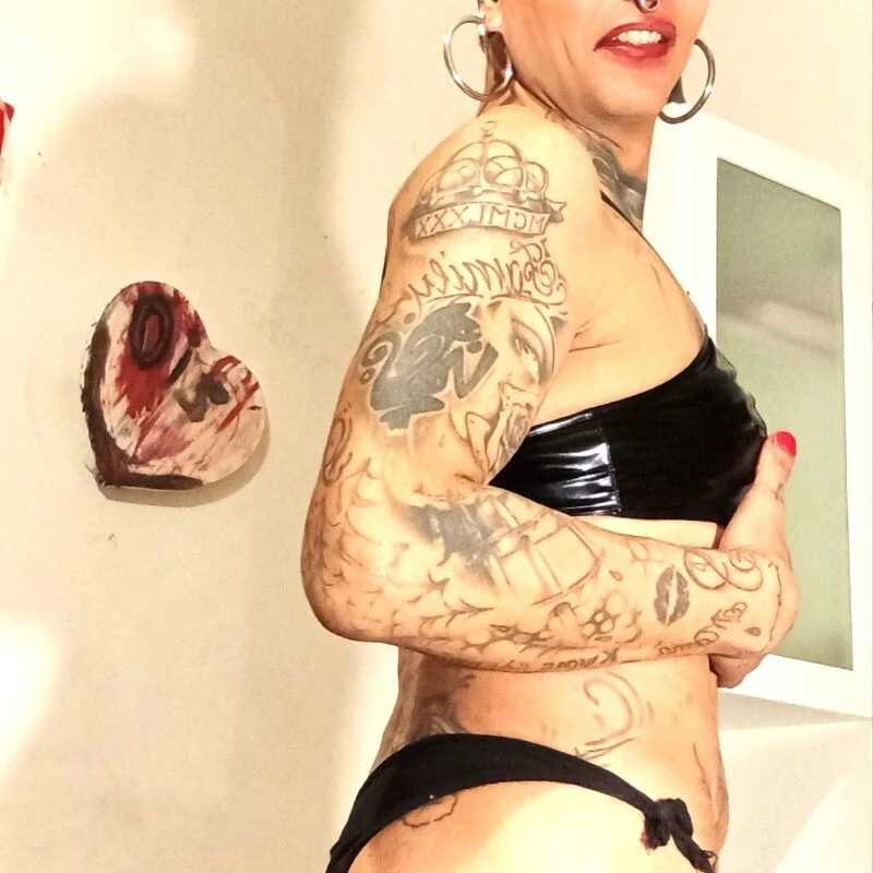 SHARONLATINITALY — FansOnlyX creator profile