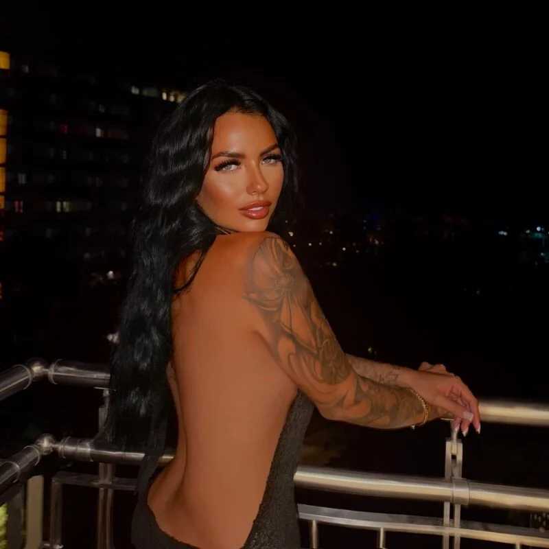 BELLABLACKXUK — FansOnlyX creator profile