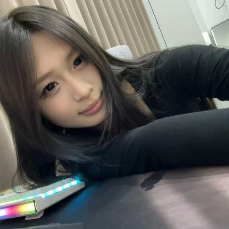 LV_999 — FansOnlyX creator profile