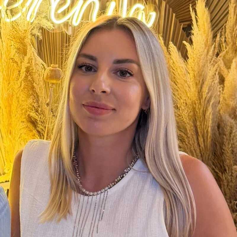 Arvelia — FansOnlyX creator profile
