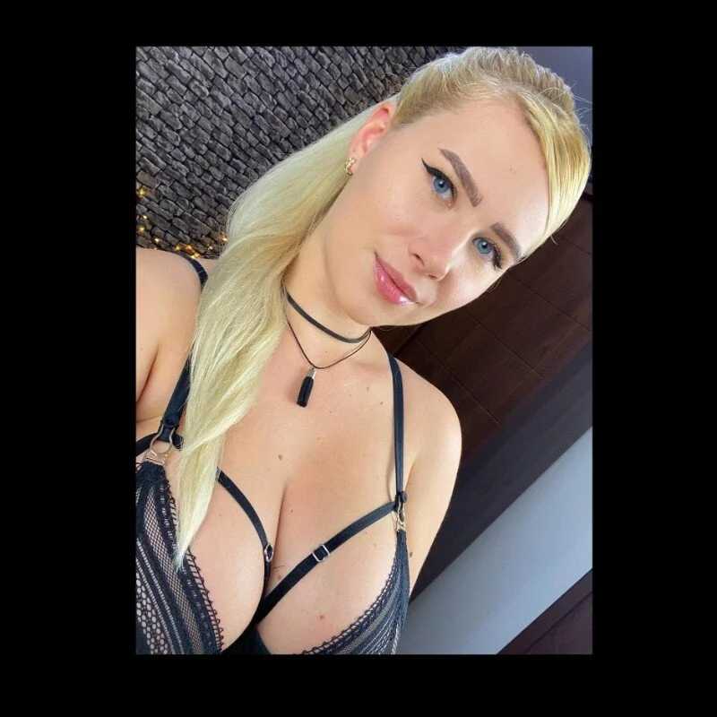 CuteBlondeMe — FansOnlyX creator profile