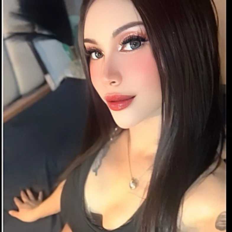 SiennaBlair — FansOnlyX creator profile