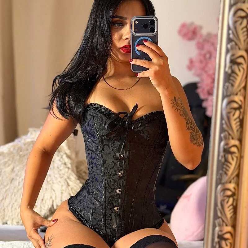 SenniaBella — FansOnlyX creator profile