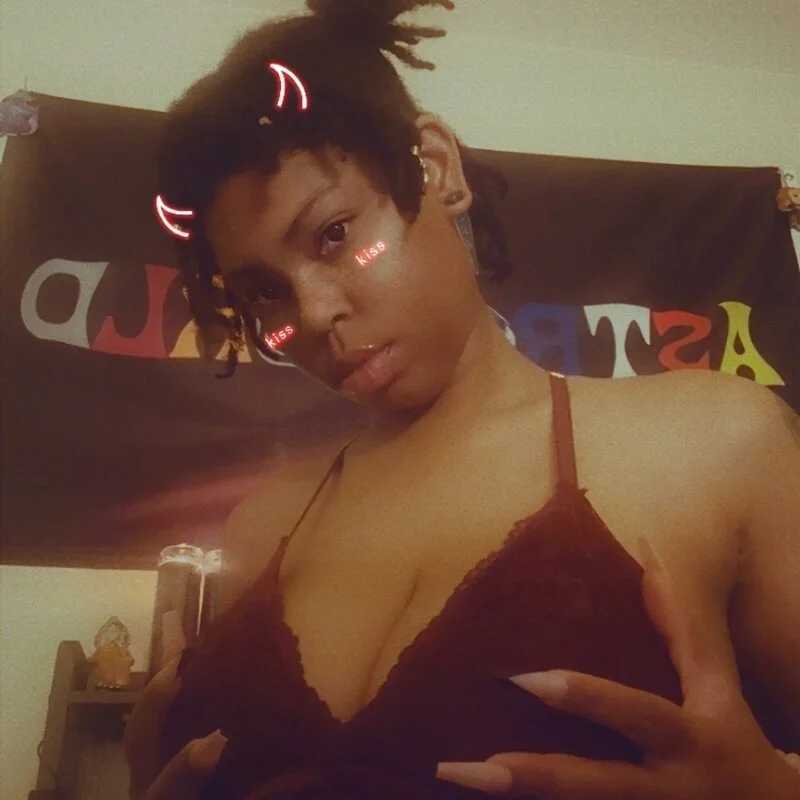 novabennemova — FansOnlyX creator profile