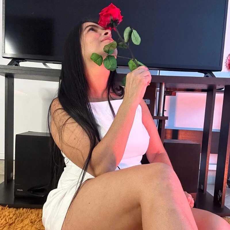 miss--flora — FansOnlyX creator profile