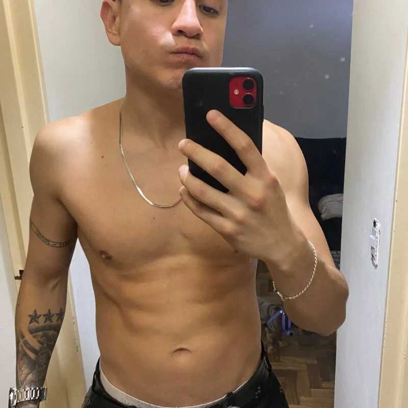 LCarreraa — FansOnlyX creator profile