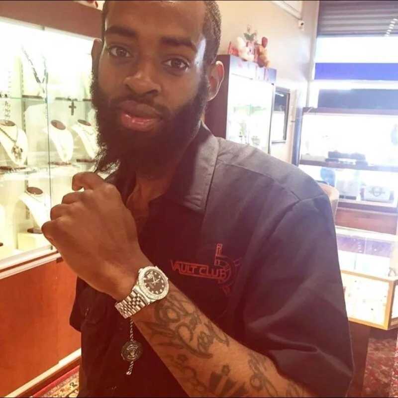 vaultclub — FansOnlyX creator profile