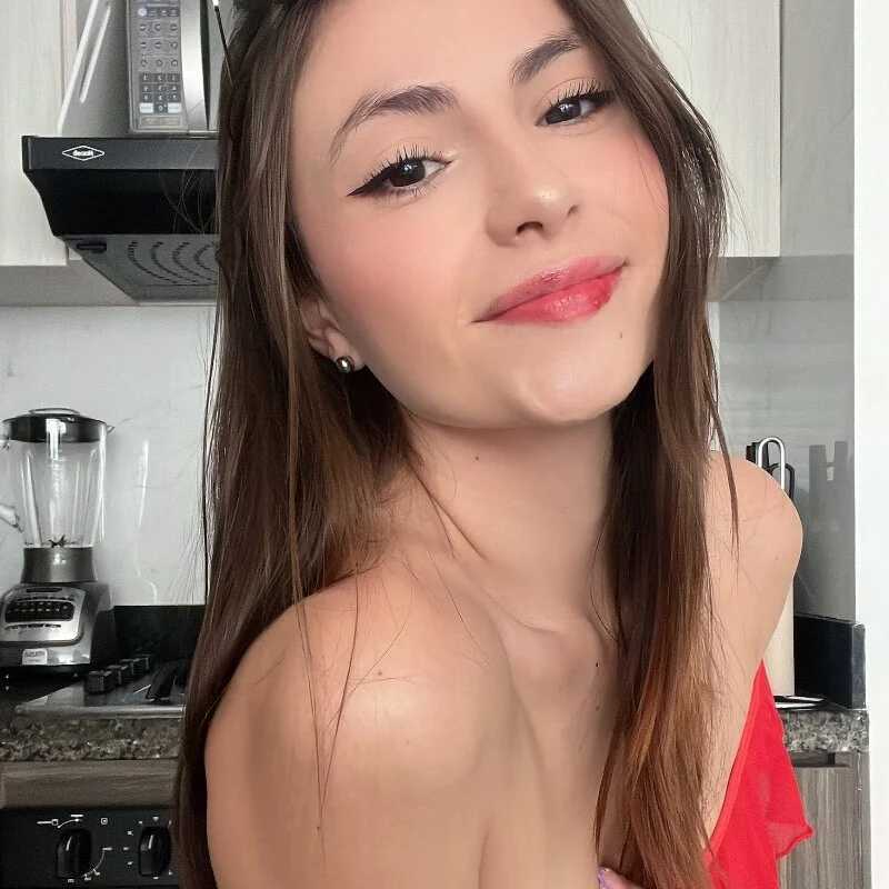 isa_p — FansOnlyX creator profile