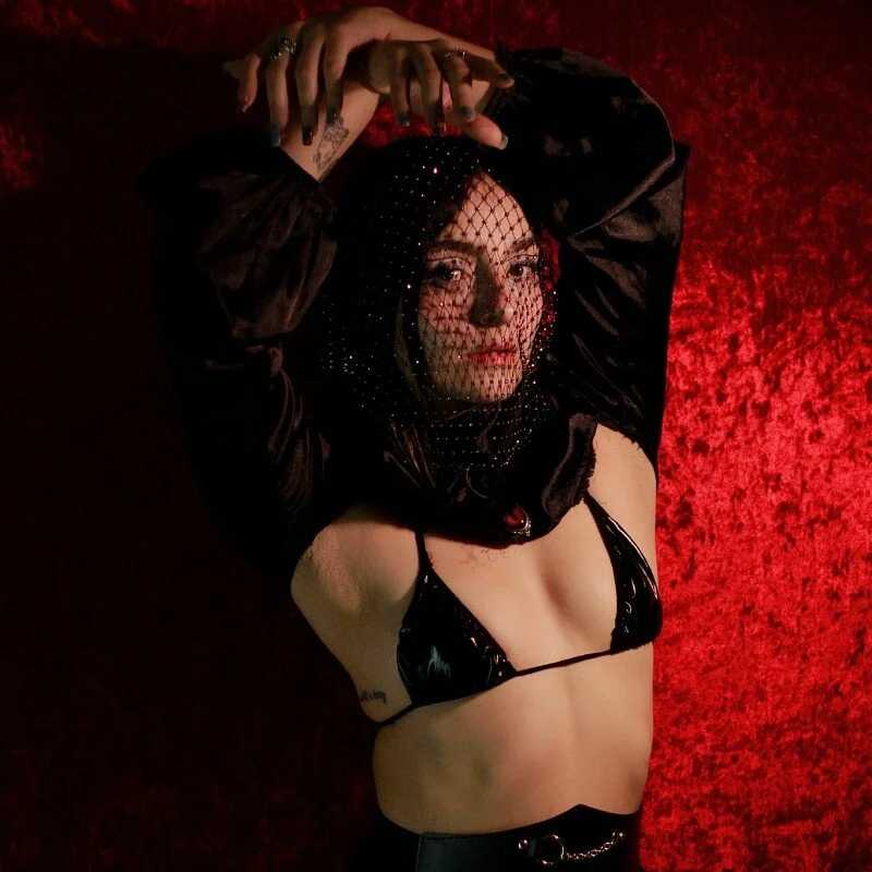 KARINNA__RAVEN — FansOnlyX creator profile