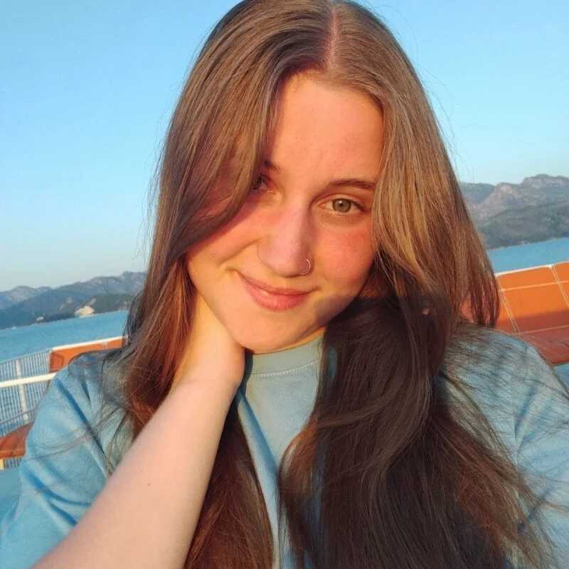 ViolaSecret — FansOnlyX creator profile