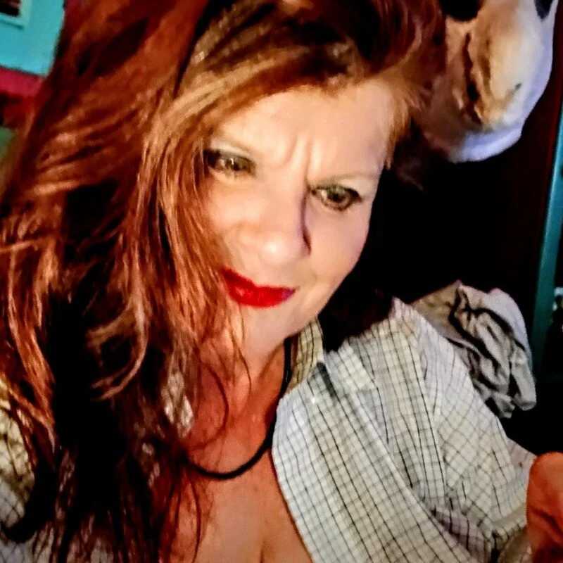 YOURWIFEY — FansOnlyX creator profile