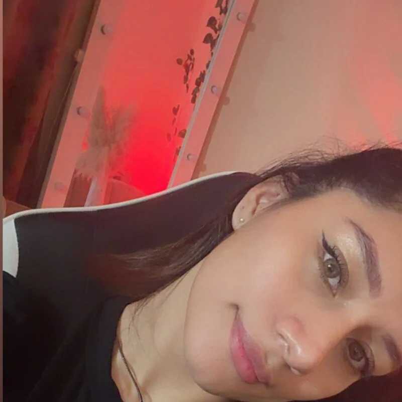 Sukiie — FansOnlyX creator profile