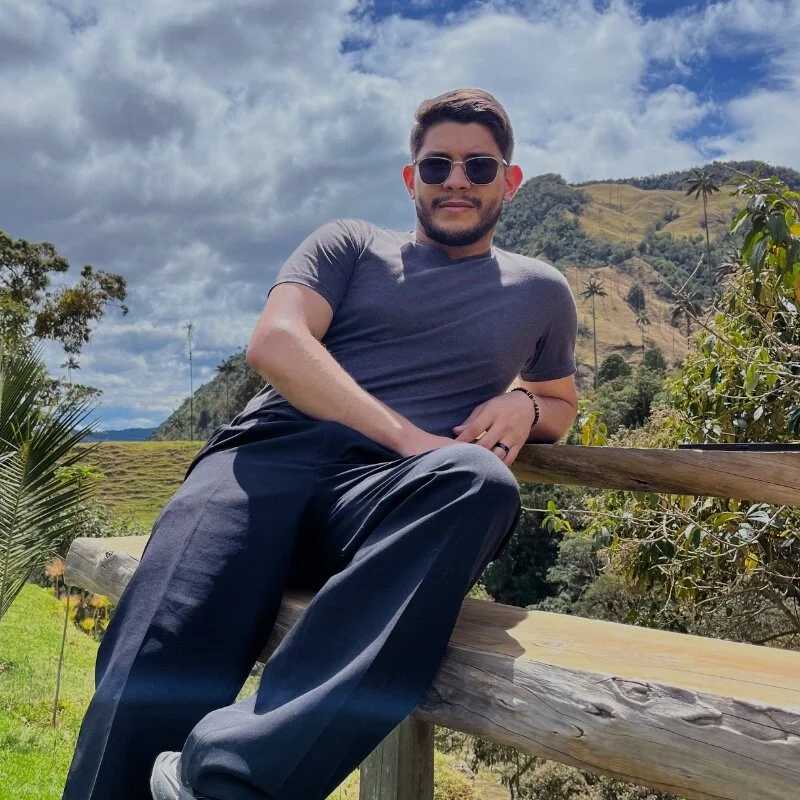 simon_thomson — FansOnlyX creator profile