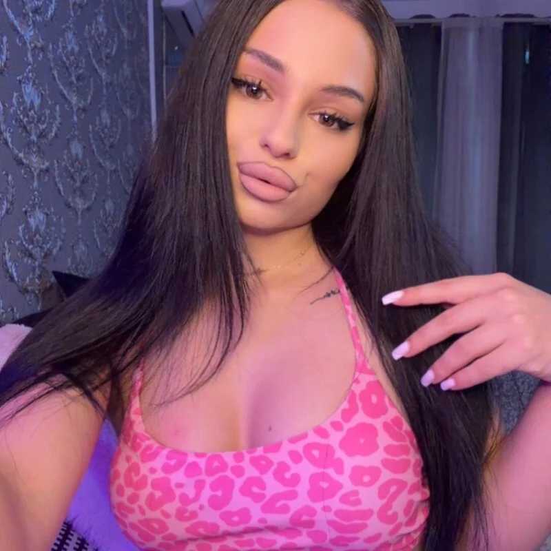 Olivia_Noor — FansOnlyX creator profile