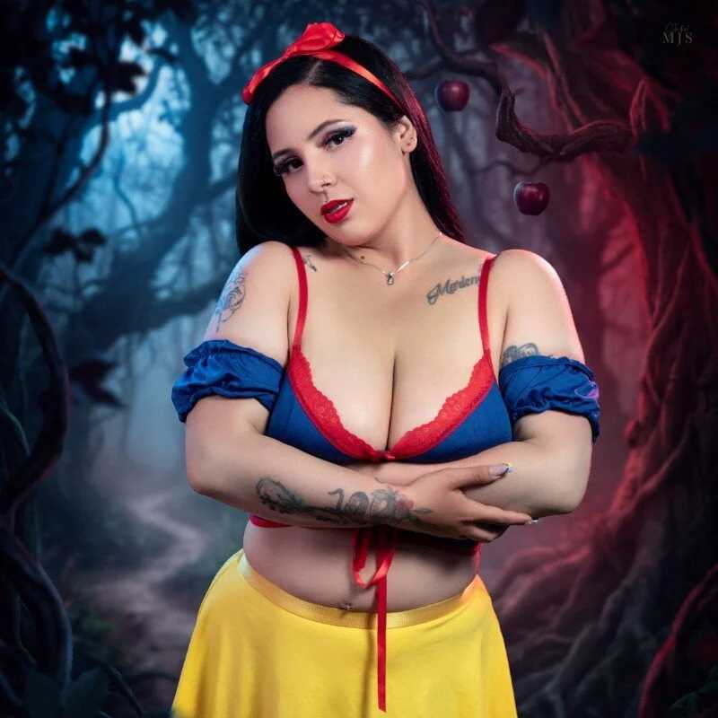 SharlotJones — FansOnlyX creator profile