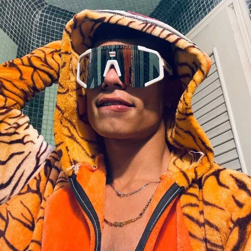 Dayron_leee — FansOnlyX creator profile