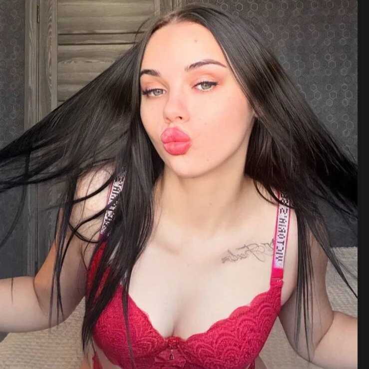 Kseni_a — FansOnlyX creator profile