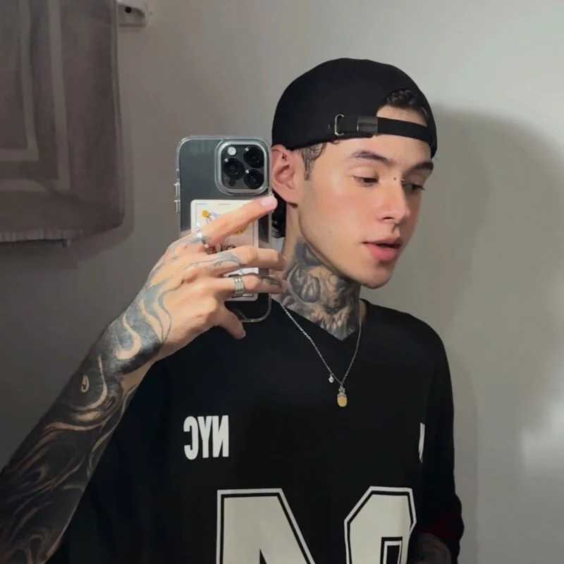 Arteemiiis — FansOnlyX creator profile