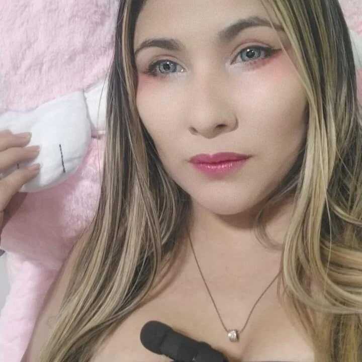 xxxbellaluna — FansOnlyX creator profile