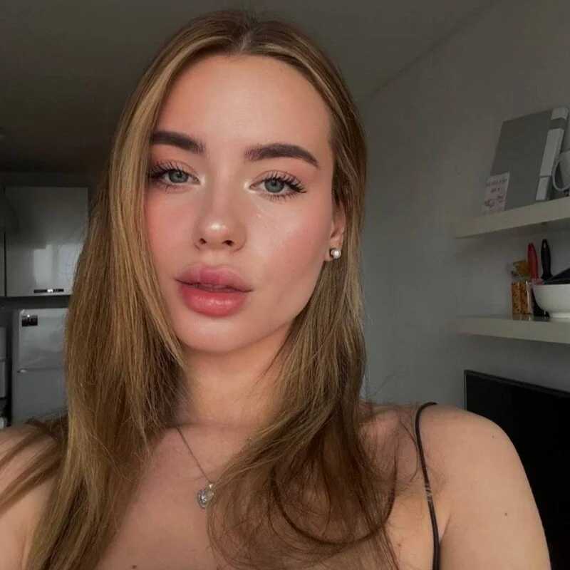 AmelyHayes — FansOnlyX creator profile