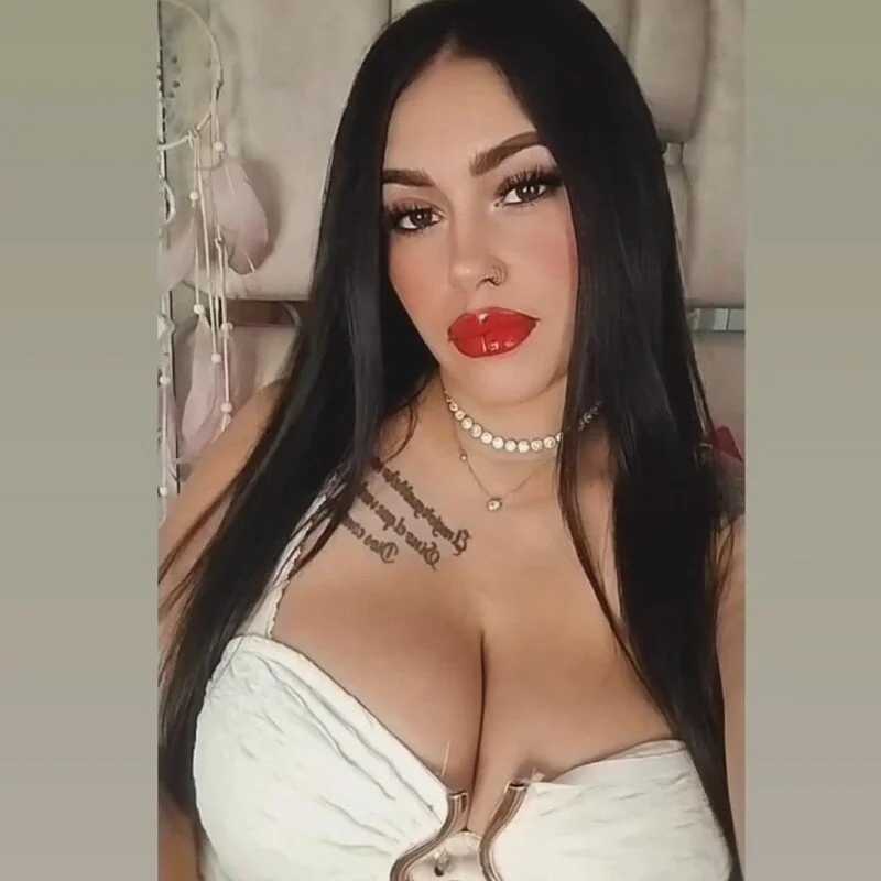 chelaqueen_ — FansOnlyX creator profile