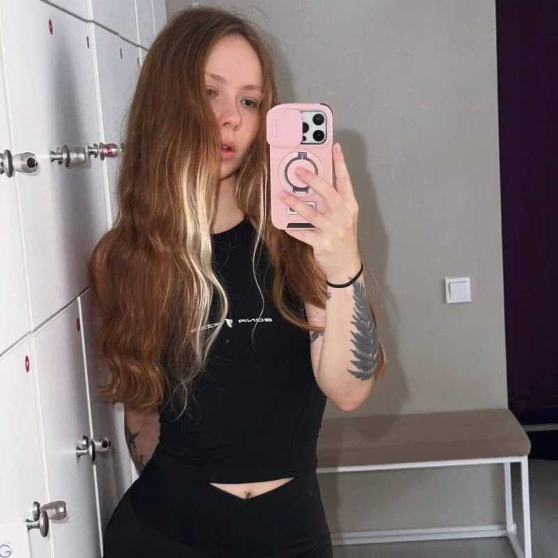 DomnaLinde — FansOnlyX creator profile