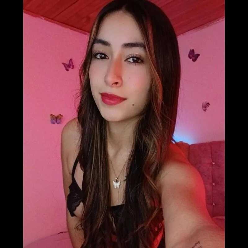 Lia_Roses3x — FansOnlyX creator profile