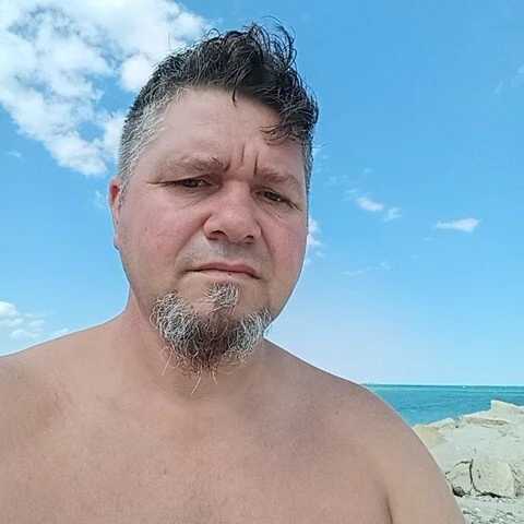 mariusSingur — FansOnlyX creator profile
