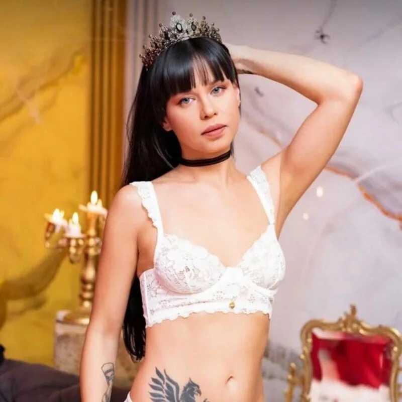 Alessia_Saintclair — FansOnlyX creator profile