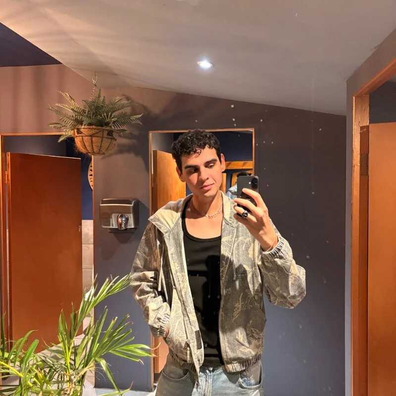 mateo-lins6 — FansOnlyX creator profile