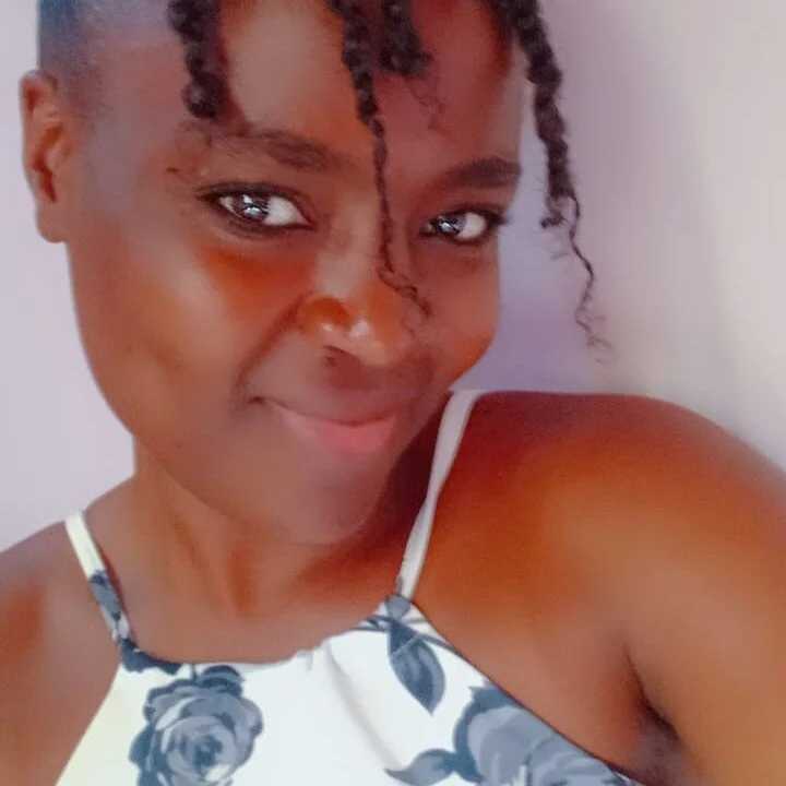 Pretty_vell — FansOnlyX creator profile