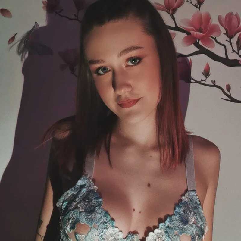 laurasommer — FansOnlyX creator profile