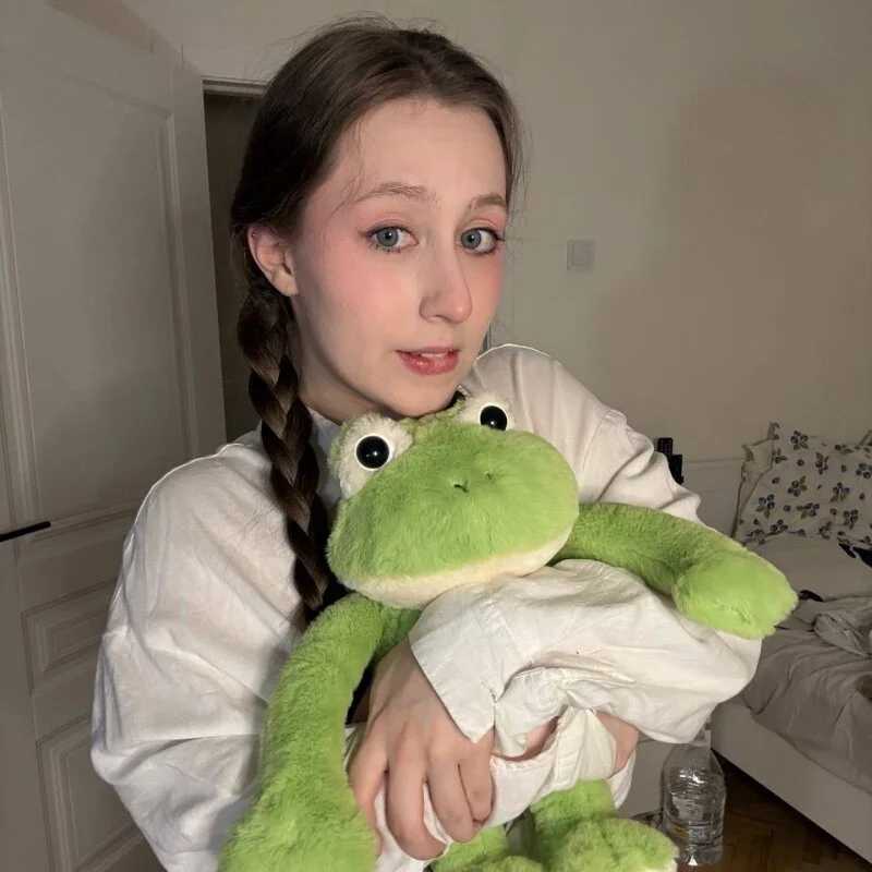 FroggyAnna — FansOnlyX creator profile
